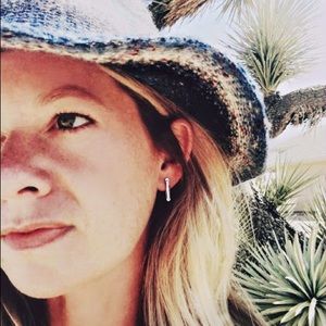 Sterling Earrings 💛🌵